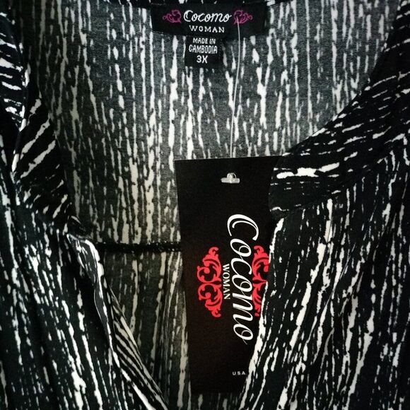 NWT Cocomo Plus Size 3X Black & Ivory Geo Print Pintuck 3/4 Sleeve Top - Picture 7 of 7